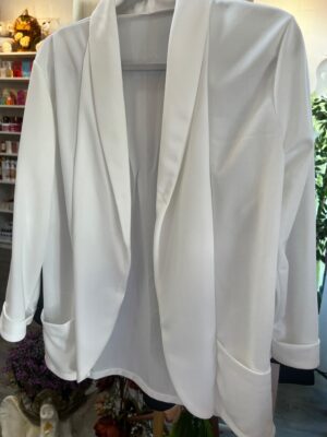 CHAQUETA BASIC blanca