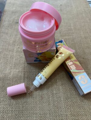 Crema contorno de ojos 
Crema facial base de agua 
Vitamina c 
Marca Sweet pop