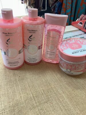 Set 4 productos YARA cuerpo y cabello