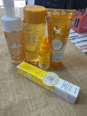 Set 5 productos ,Yara Tous y limpiador vitamina C: Sérum facial 
Contorno de ojos 
Tónico facial 
Gel limpiador facial 
Cleansing mousse naranja